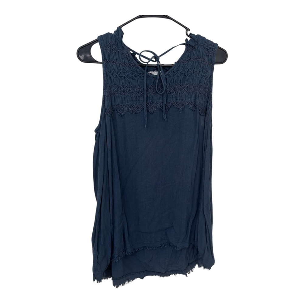 3/$15 Ultra pink Navy Sleeveless Crochet Top size M